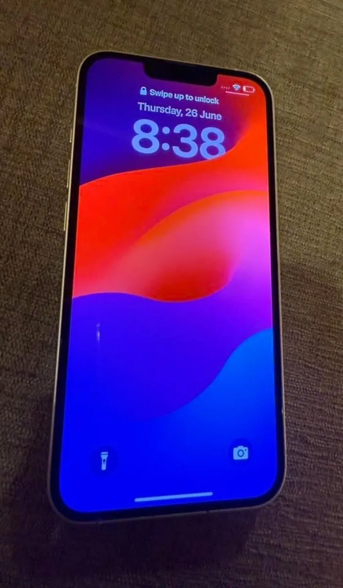 iPhone 14 - Image 2