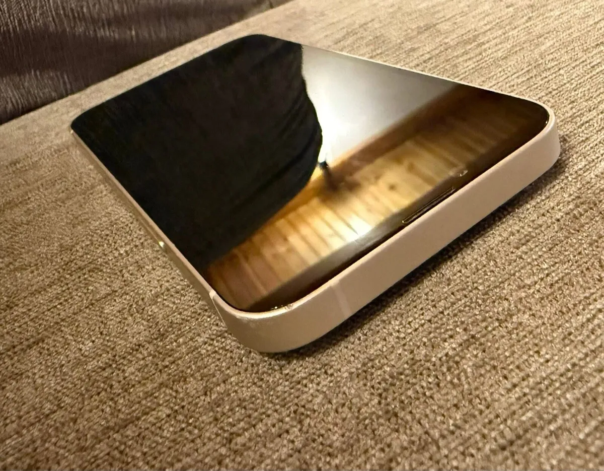 iPhone 14 - Image 3