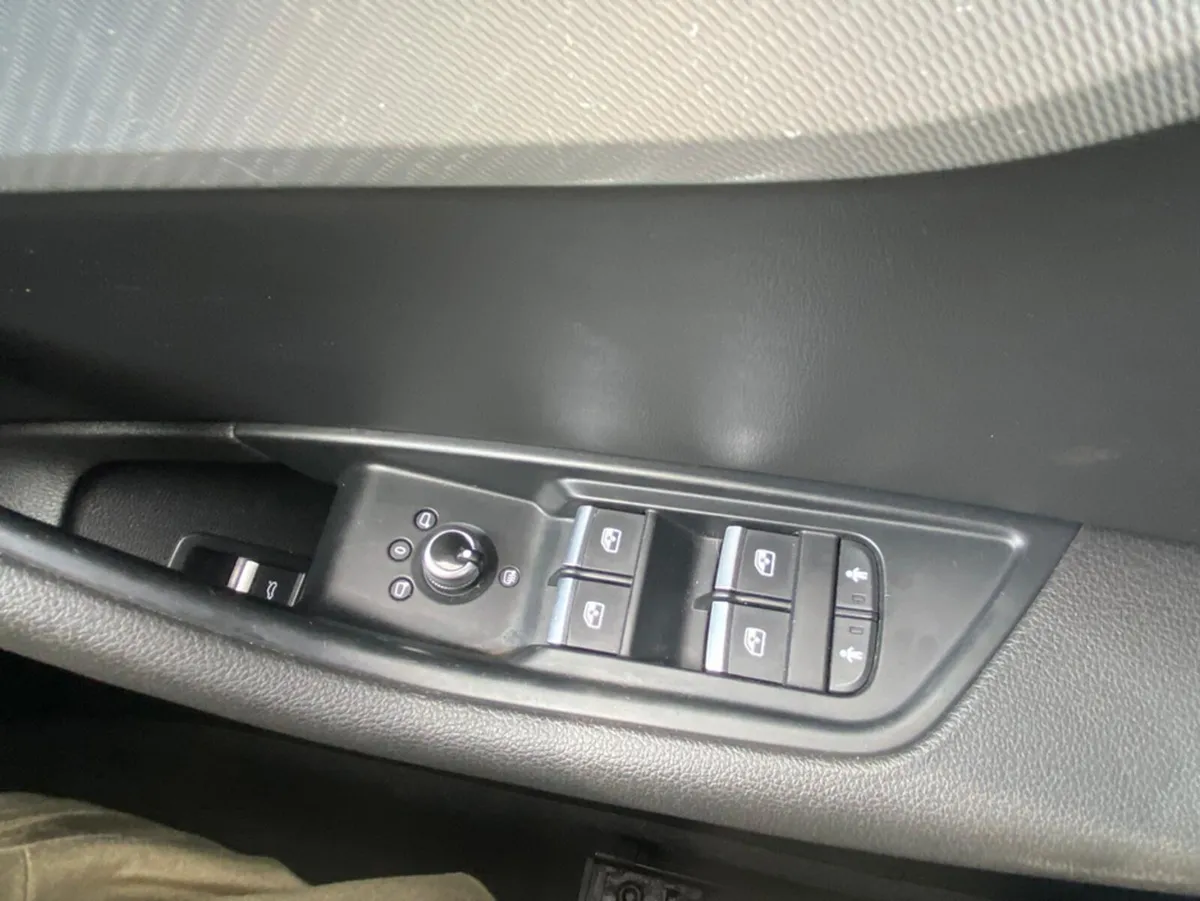 Audi A4 2.0 TDI SE ULTRA 148BHP 4DR 150PS - Image 4