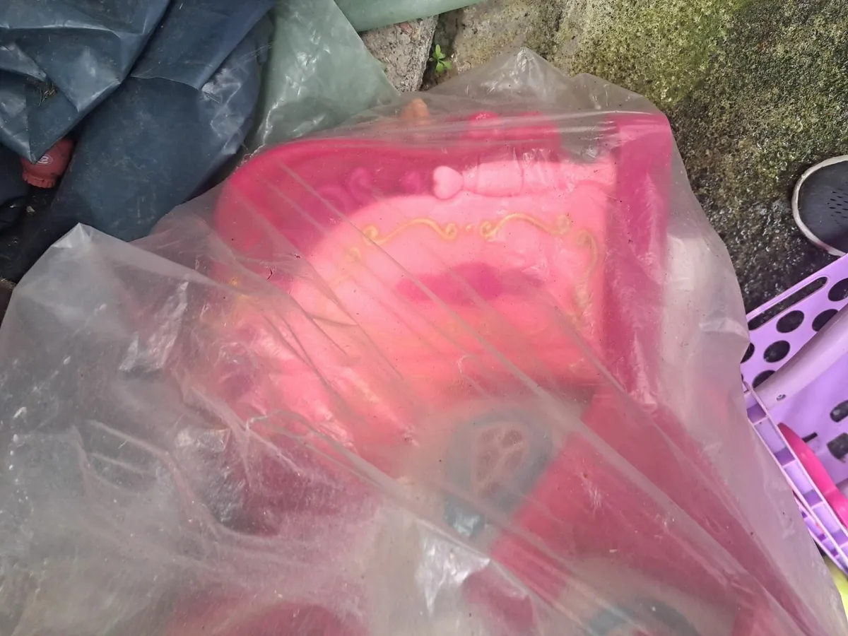 Free toys - Image 2