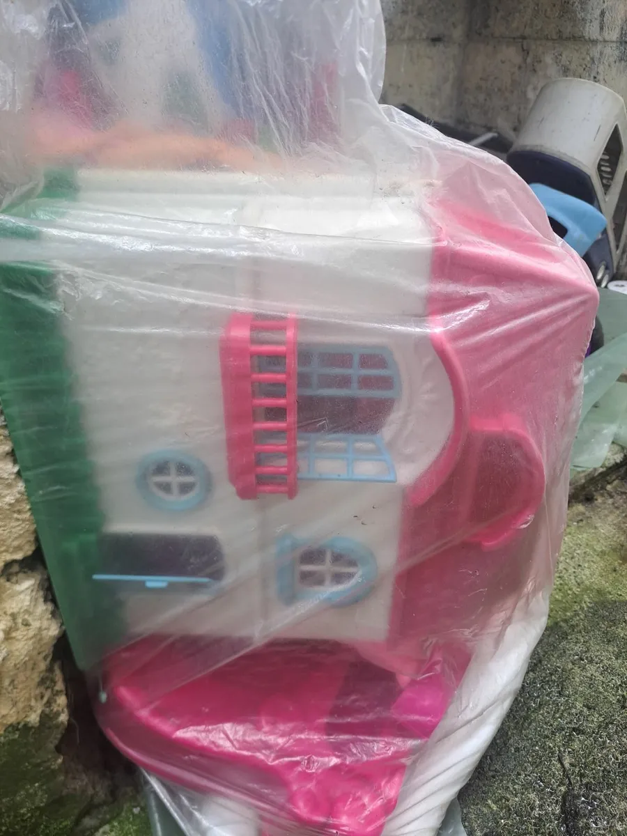 Free toys - Image 4