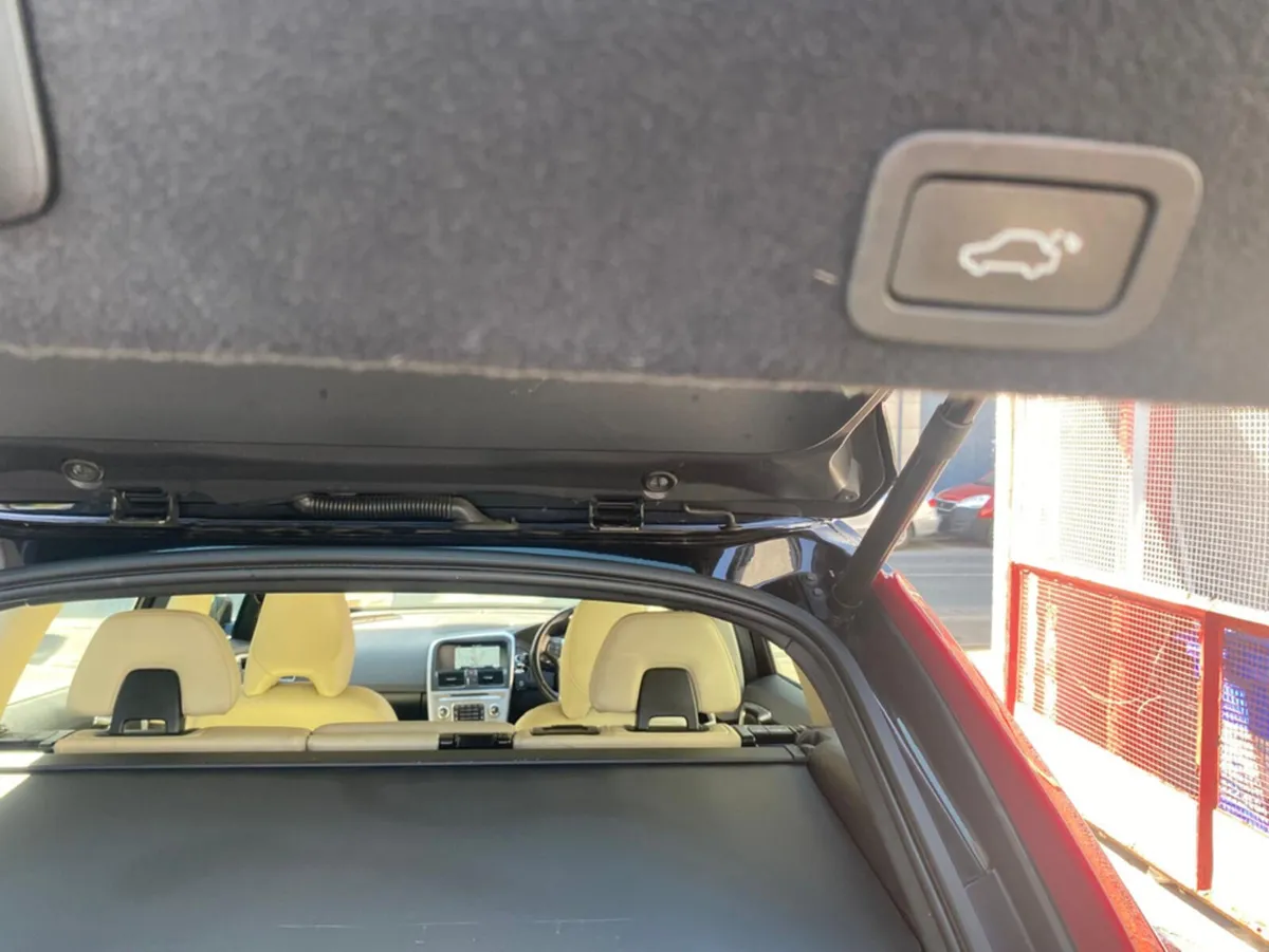 Volvo XC60 2.0 D4 SE NAV 190BHP 5DR - Image 3