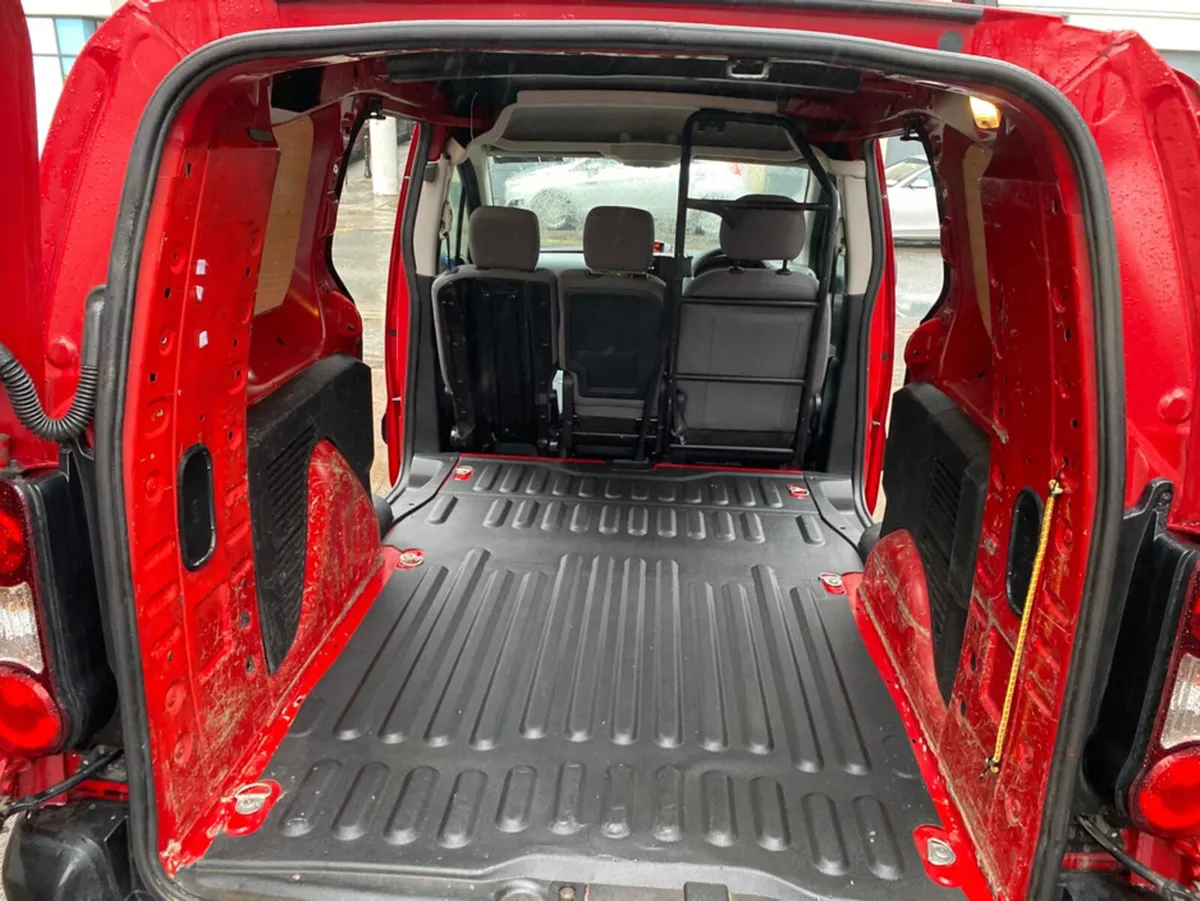 Peugeot Partner ACCESS 90 LONG BODY 4DR - Image 3