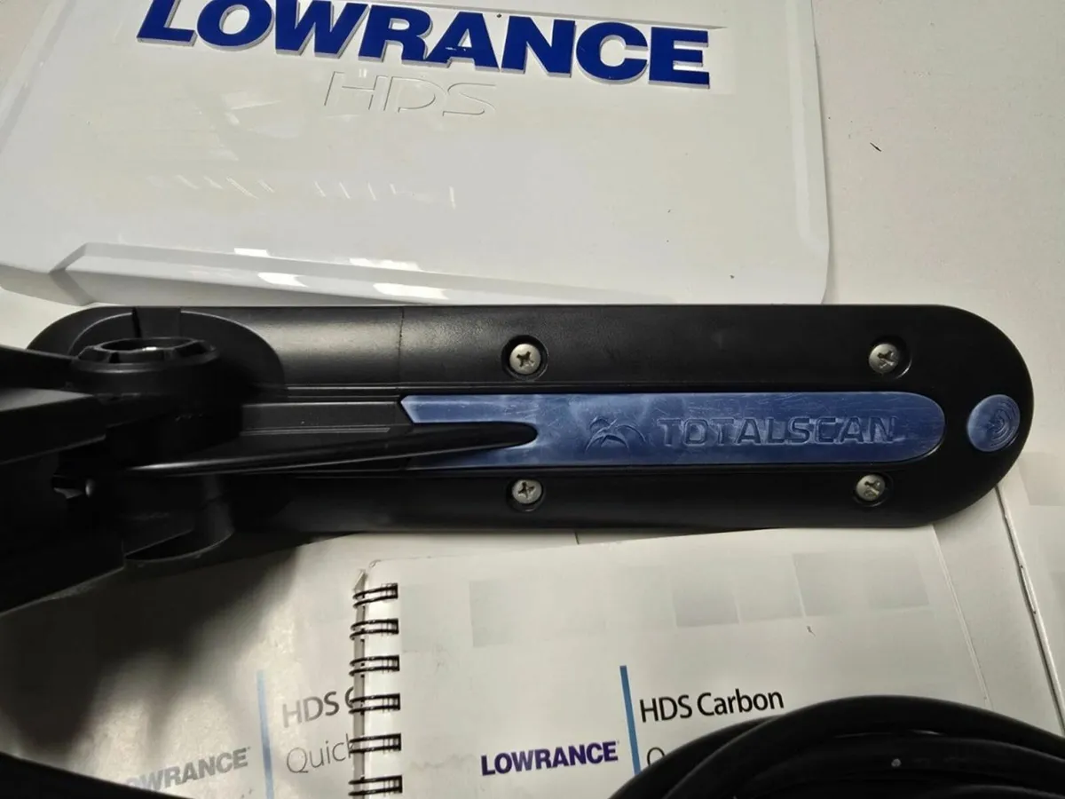 Lowrance HDS-9 Carbon Fishfinder/Chartplotter - Image 2