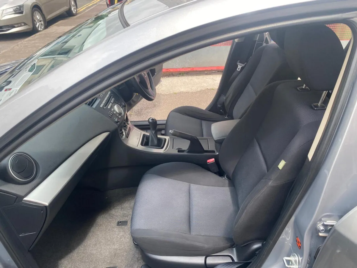 Mazda Mazda3 1.6 D SPORT 115PS 4DR - Image 4