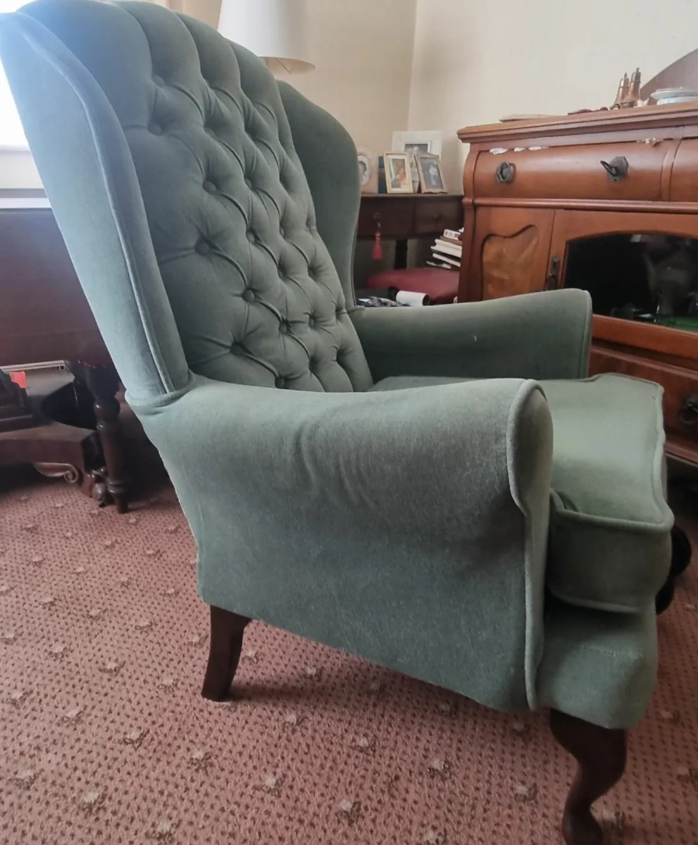 Wingback Armchair green velvet - Image 2