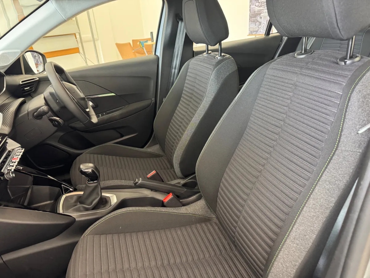 Peugeot 208 2025 - Image 2