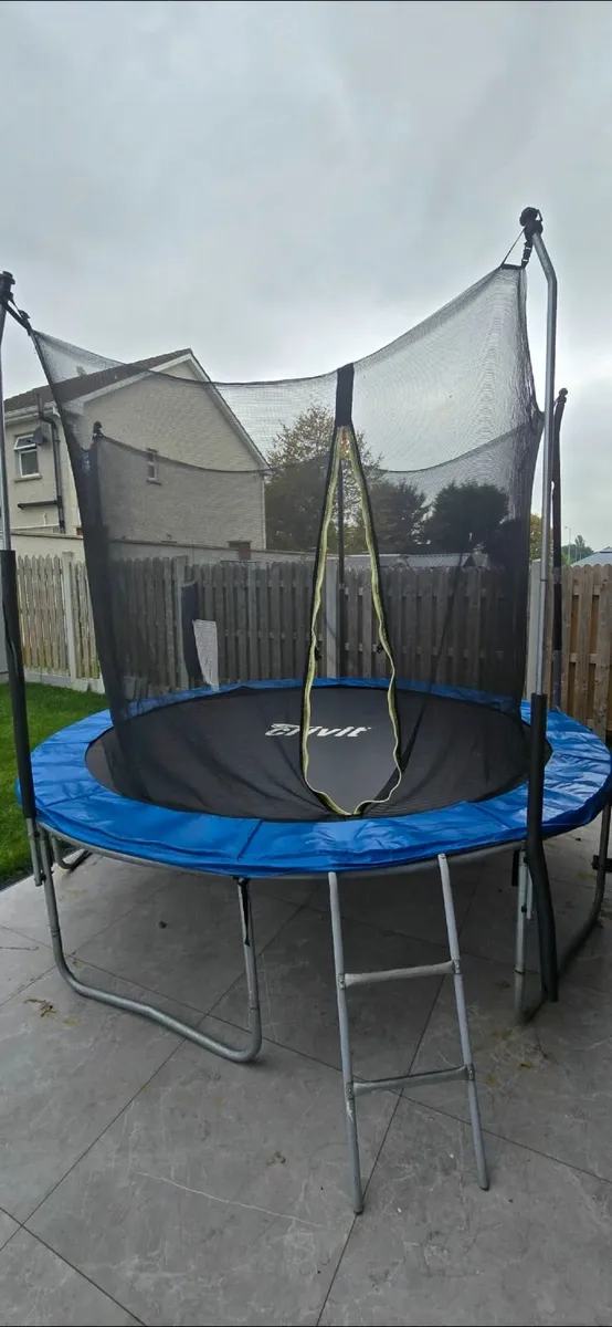 Trampoline