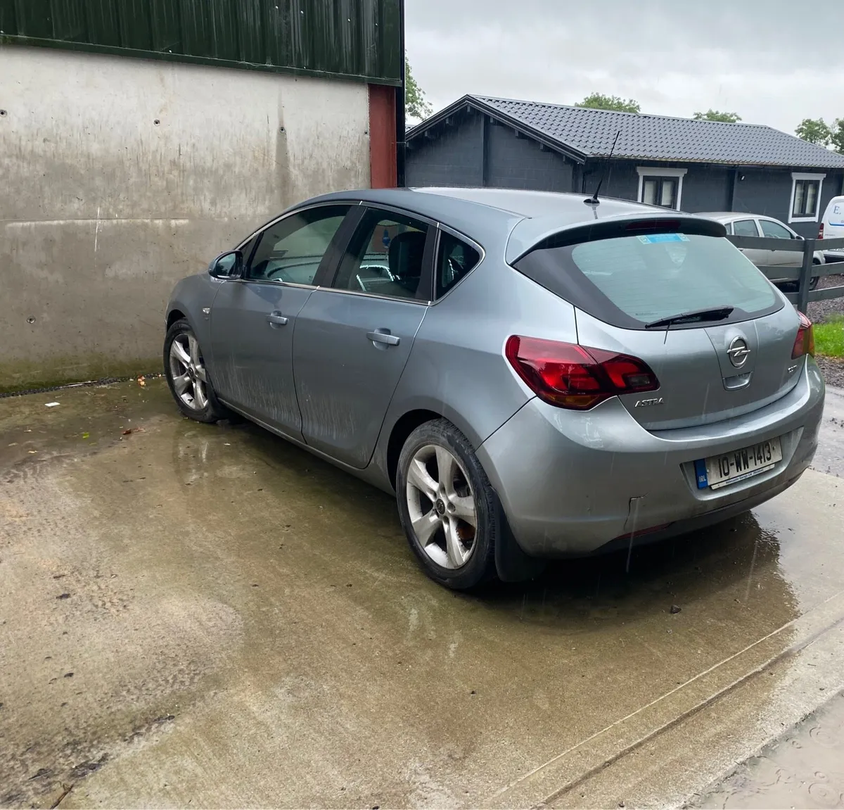 Opel Astra Hatchback Diesel - Image 1