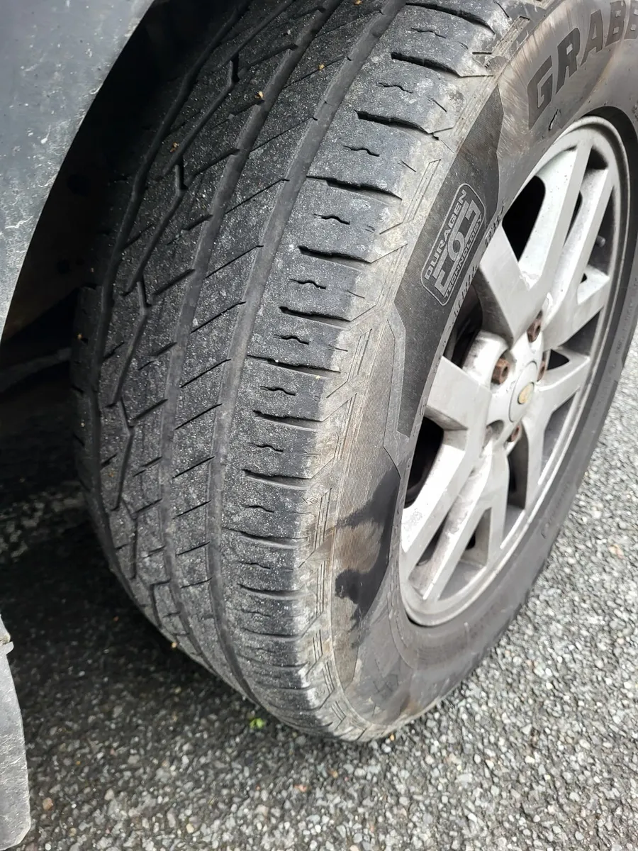 Land Rover Discovery 2009 - Image 2