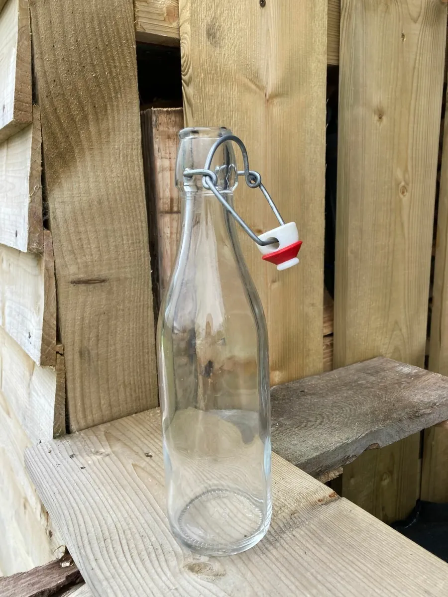 Swing-Top Glass Bottles with Swing Stoppers