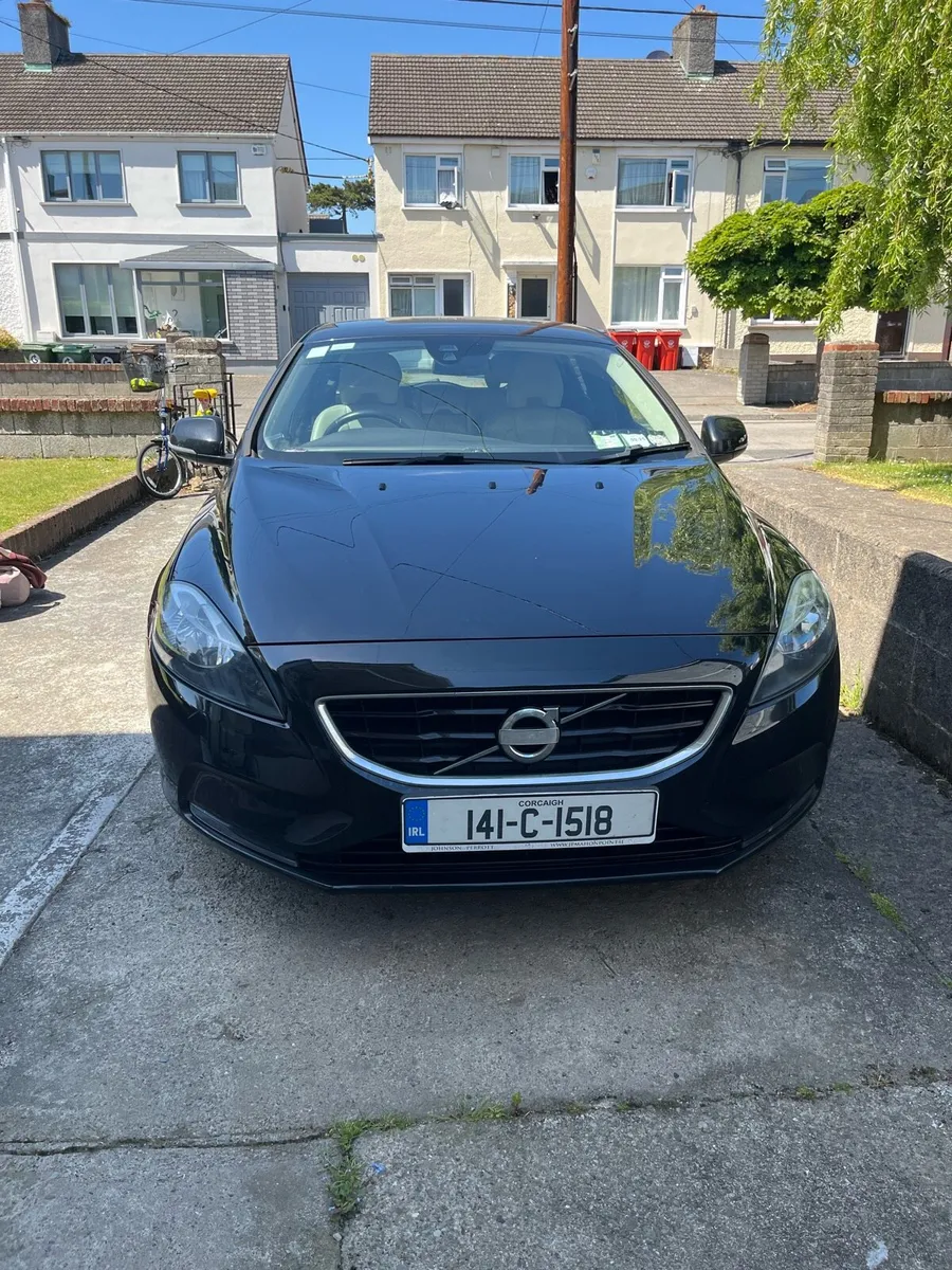 Volvo V40 2014 - Image 2