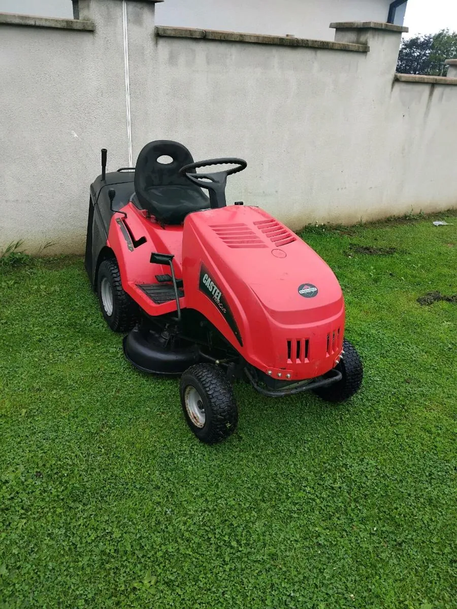 Ride on lawnmower - Image 1