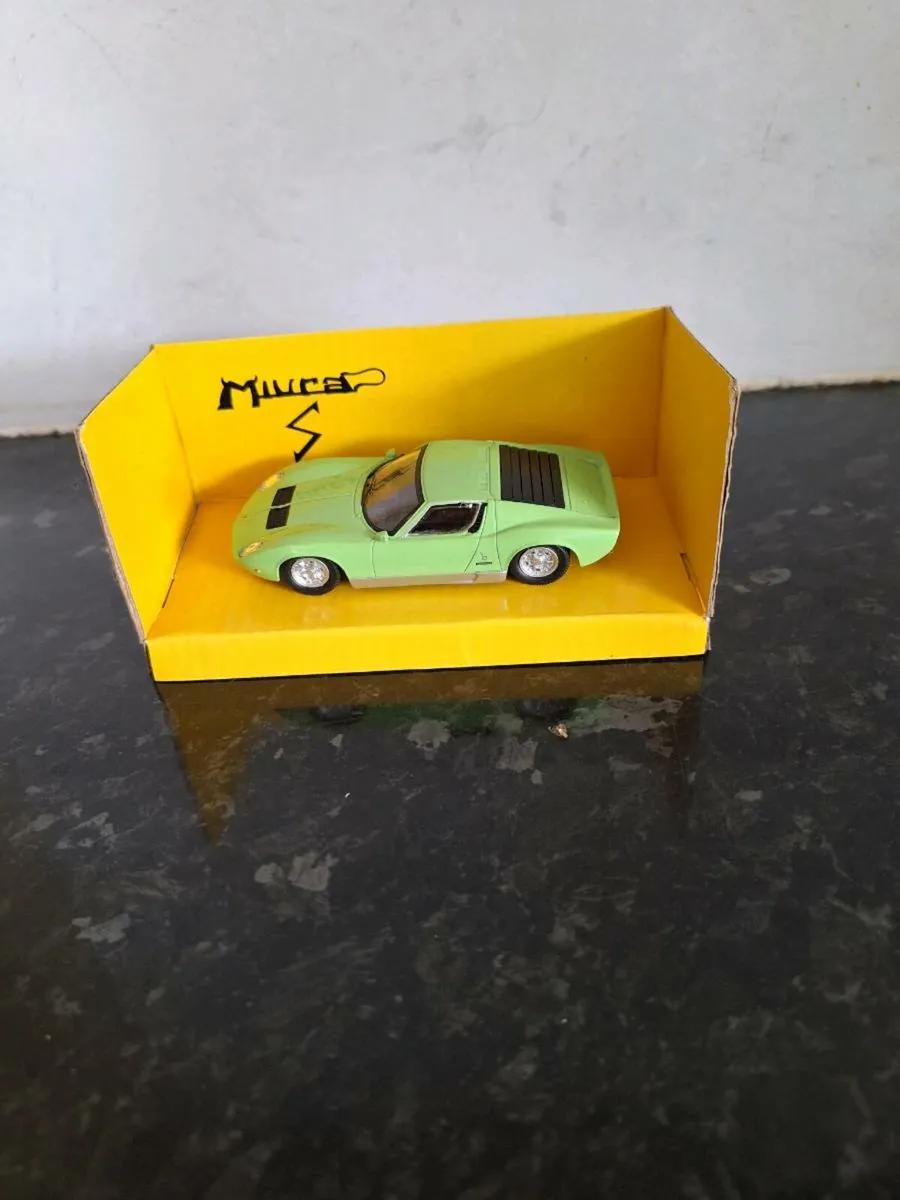 Mondo Motors diecast Lamborghini Miura - Image 2