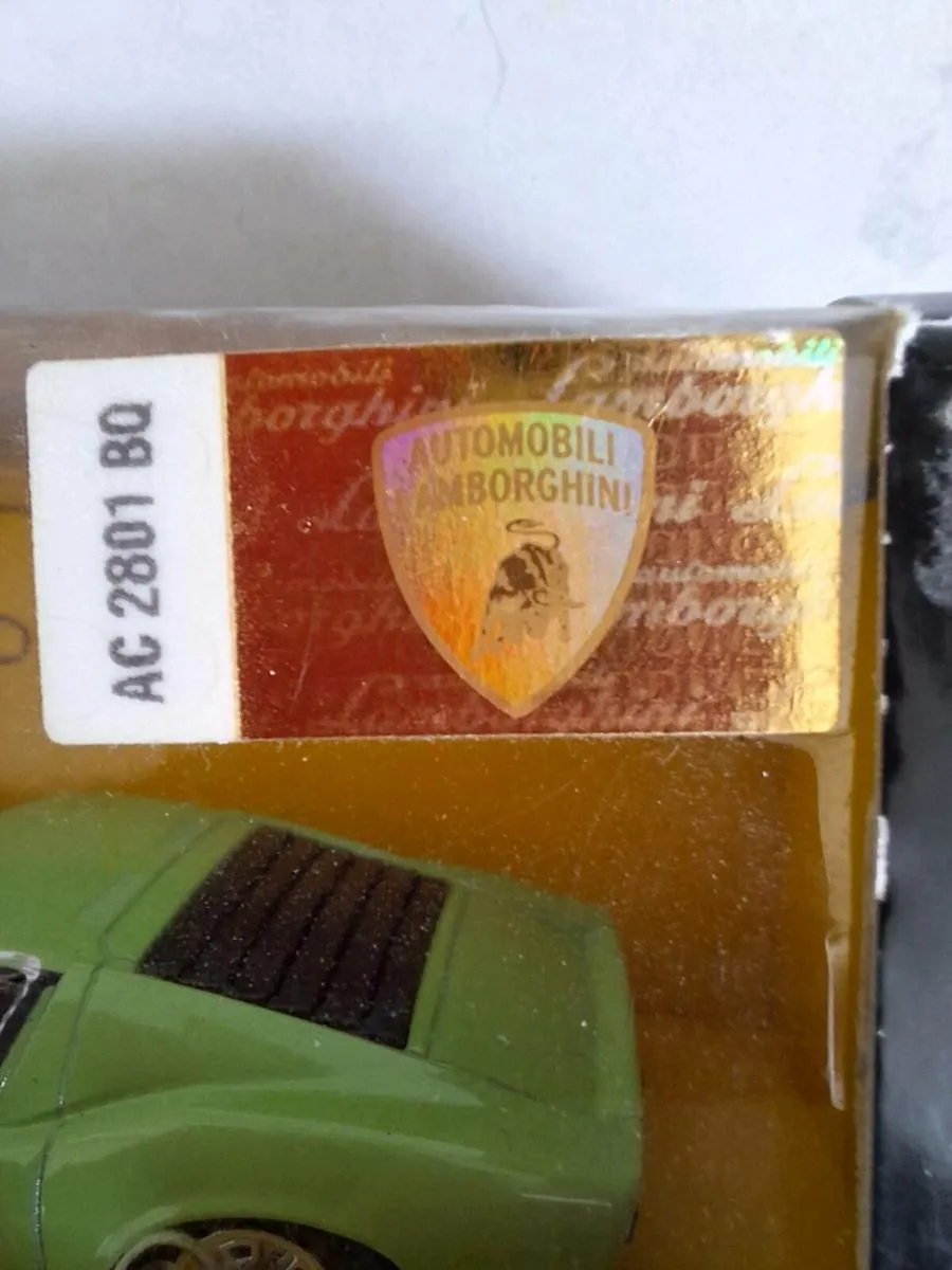 Mondo Motors diecast Lamborghini Miura - Image 4