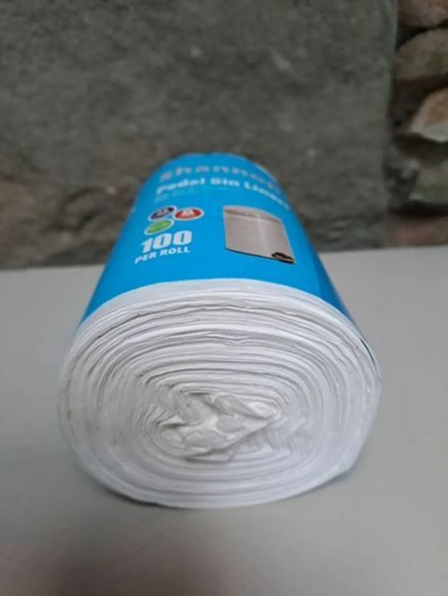 Roll of pedal bin liners free - Image 2