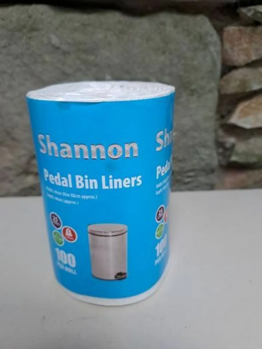 Roll of pedal bin liners free - Image 3