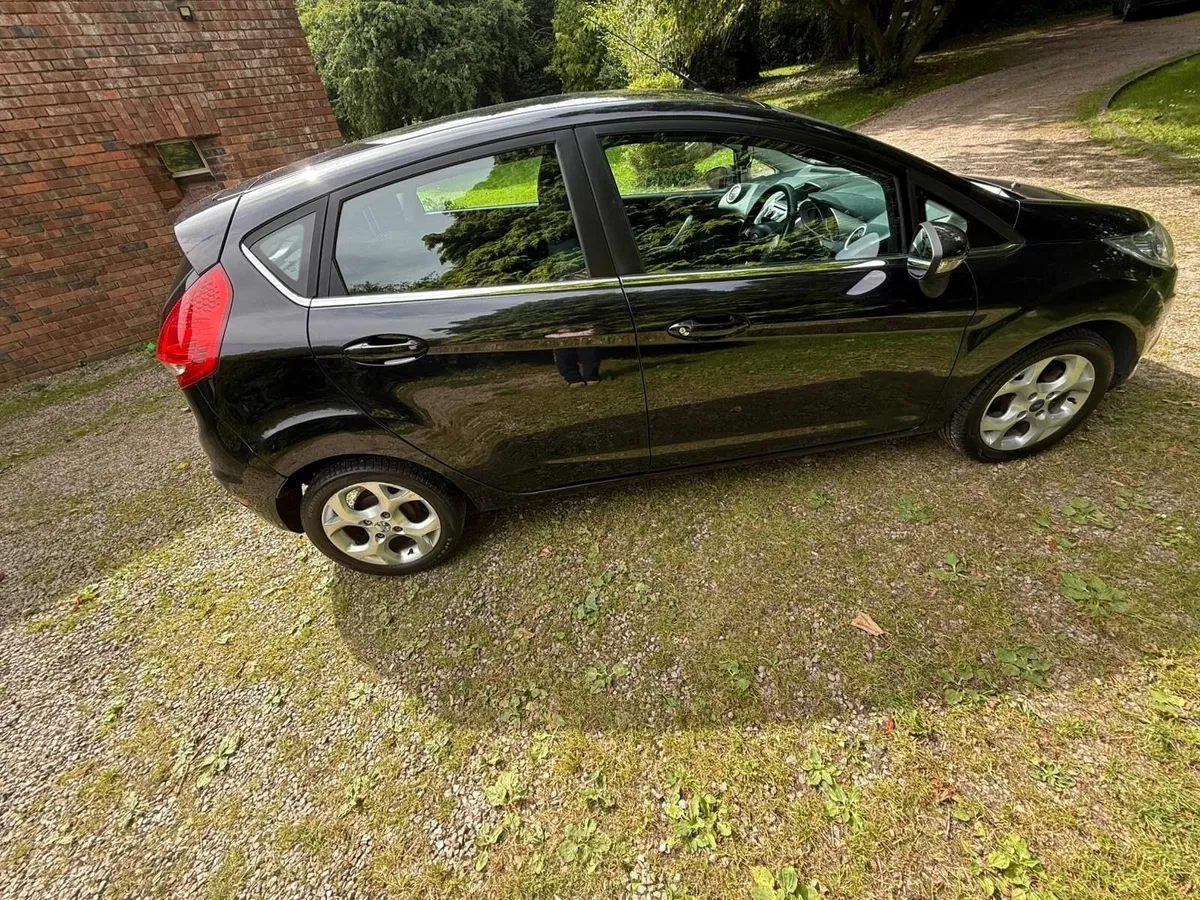 2009 Ford Fiesta Titanium 1.25 - Image 2