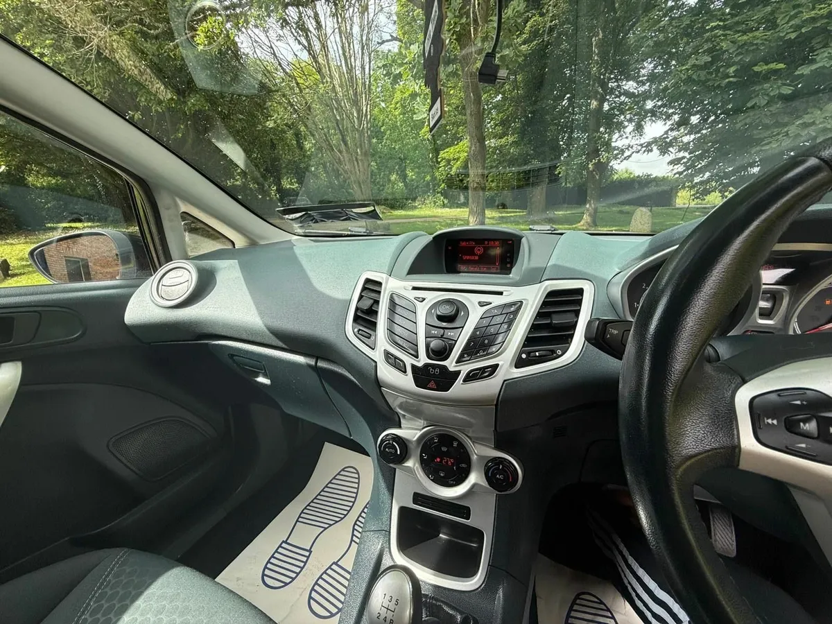 2009 Ford Fiesta Titanium 1.25 - Image 3