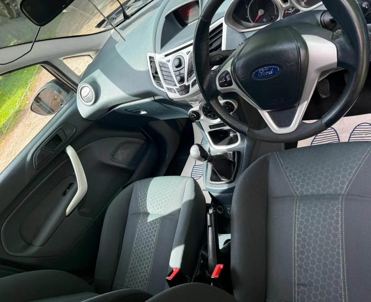 2009 Ford Fiesta Titanium 1.25 - Image 4