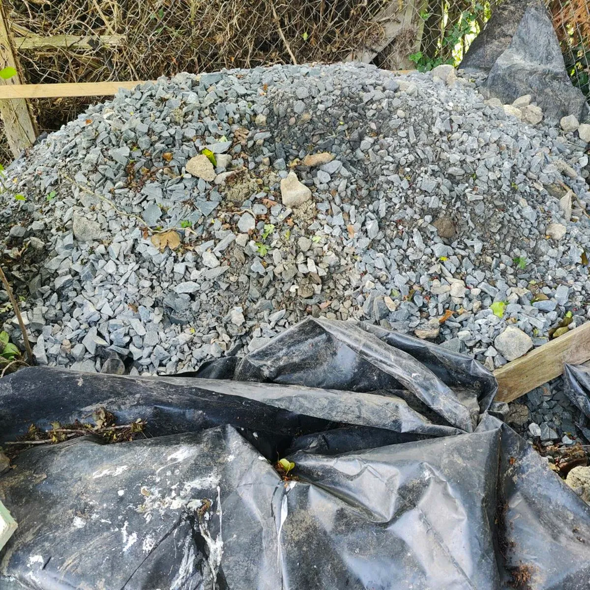 FREE Gravel 804 Stone Hardcore - Image 1