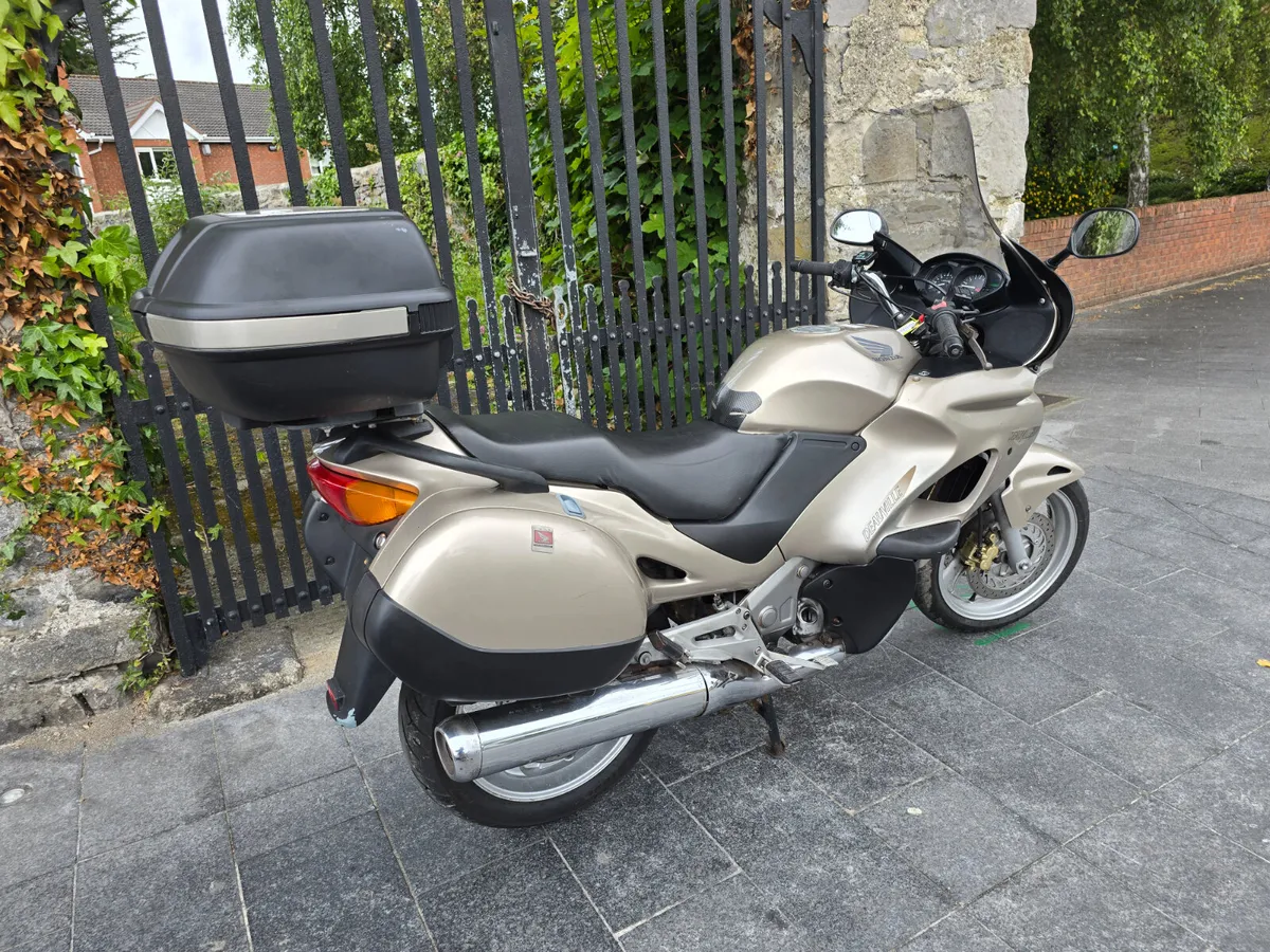 01 HONDA DEAUVILLE 650 MOTO4U - Image 3