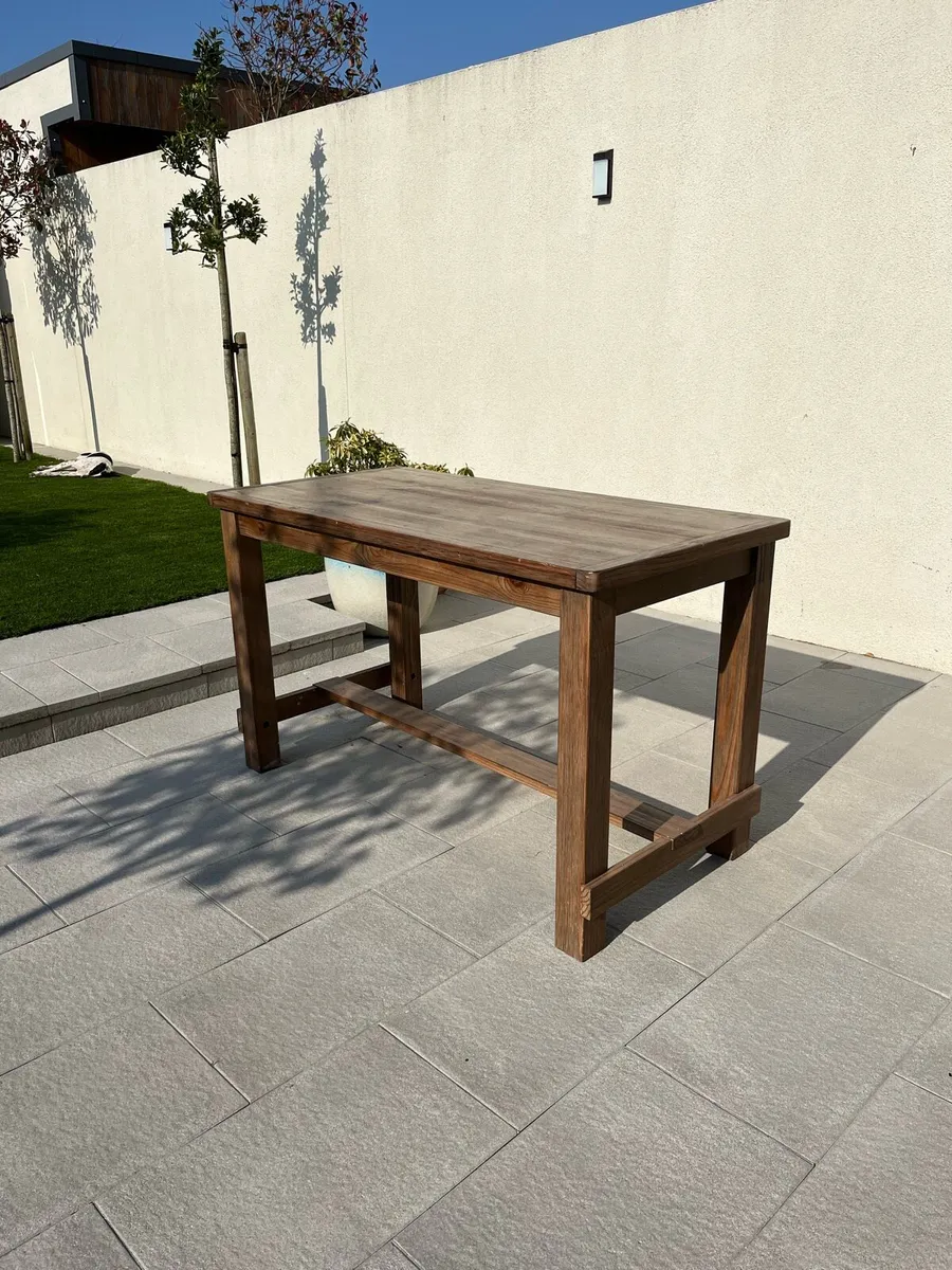 High Table - Image 4