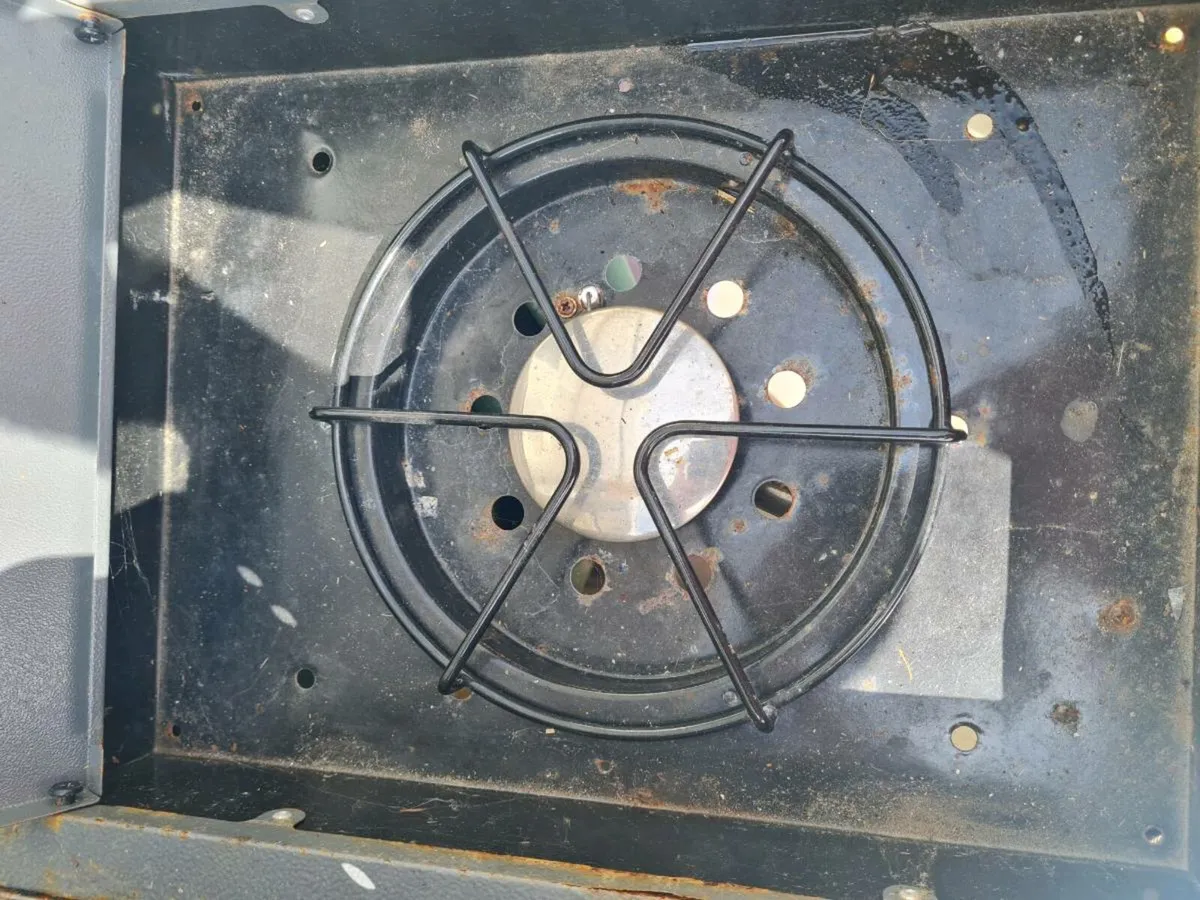 Gas BBQ - Image 3