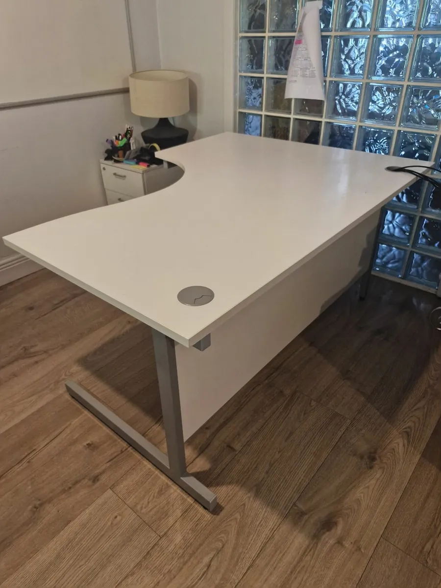 Office Desks - Image 4