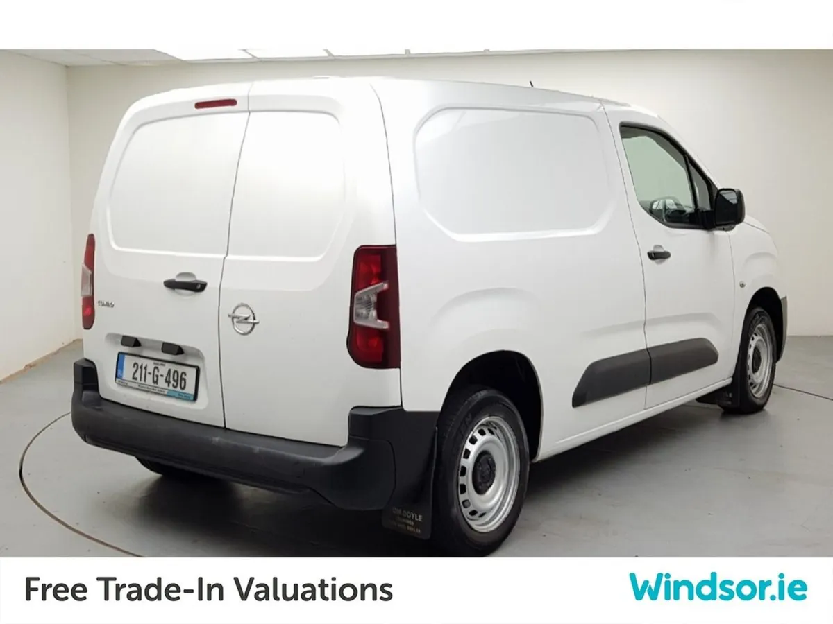 Opel Combo 1.5 Turbo D 100PS Energy 5 Seater - Image 3
