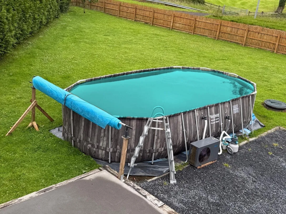 Swimming pool - Image 1