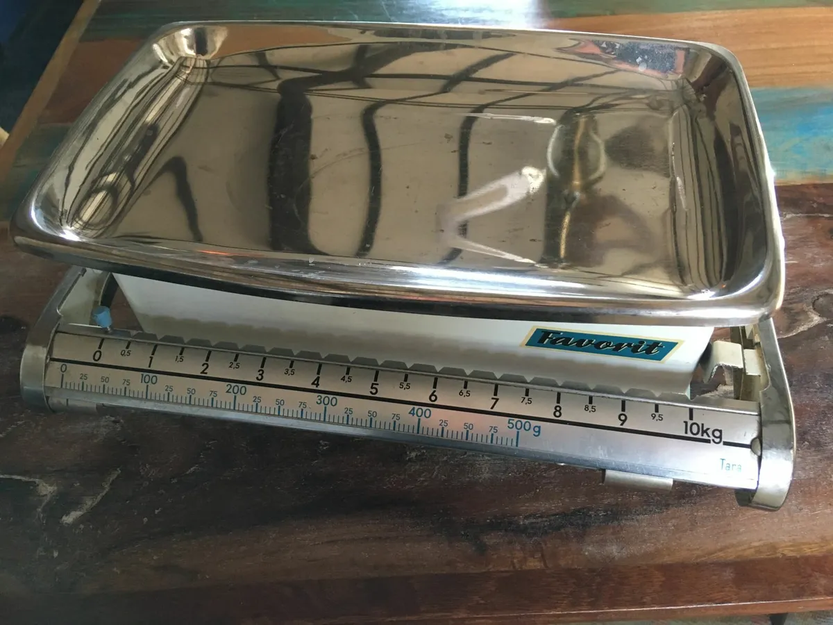 60s Kitchen Scale Vintage Favorit - Image 1