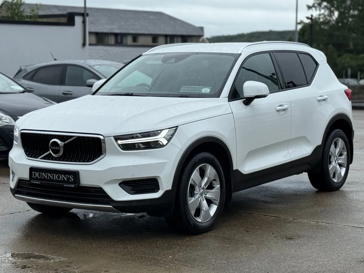 Volvo XC40, 2019, D3 MOMENTUM 5DR - Image 4