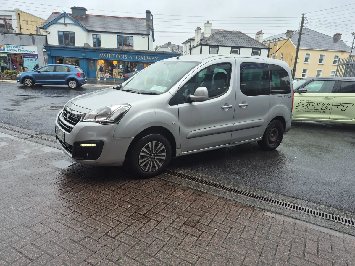 Peugeot Partner  Wheelchair Accessible Vehicle - Image 4