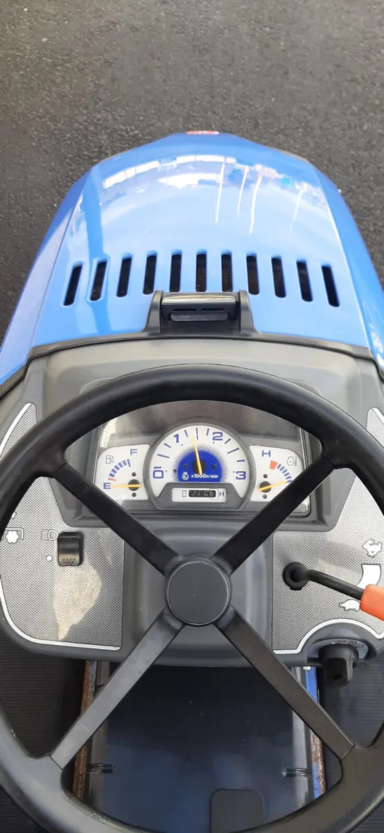 ISEKI SXG323 48" Hi-Tip Professional Diesel Mower - Image 4