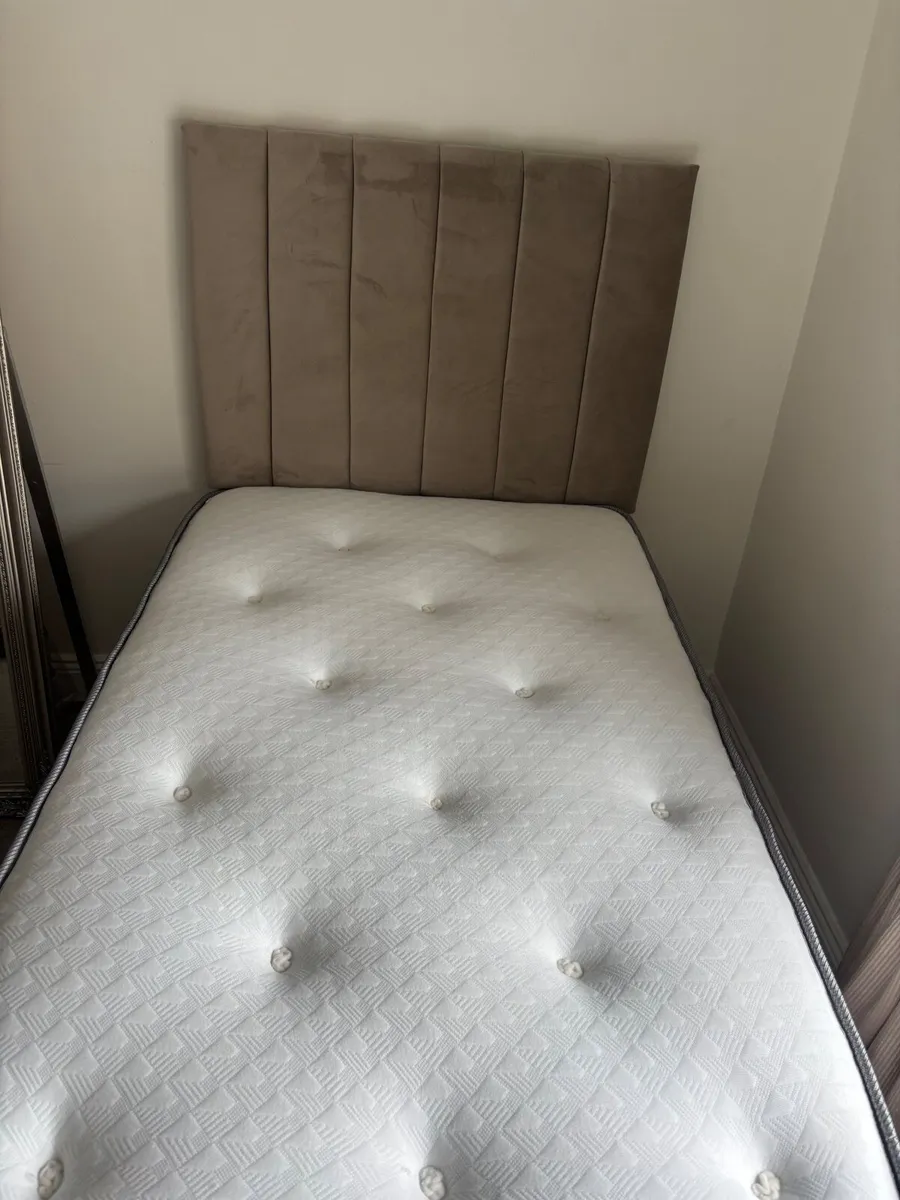 Bed - Image 1