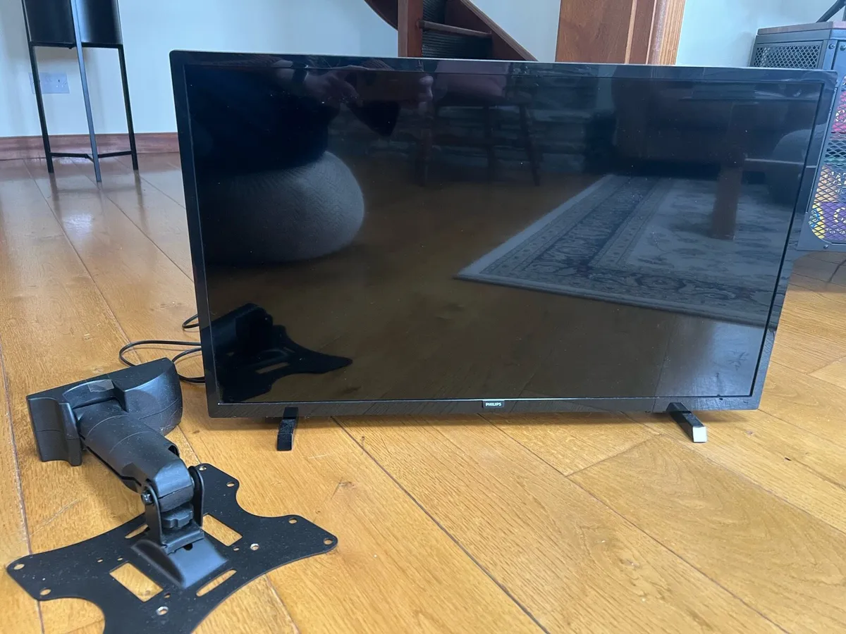 32” Philips Full HD LED Smart TV - Image 1