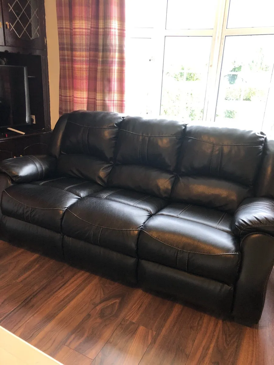 Couch - Image 4