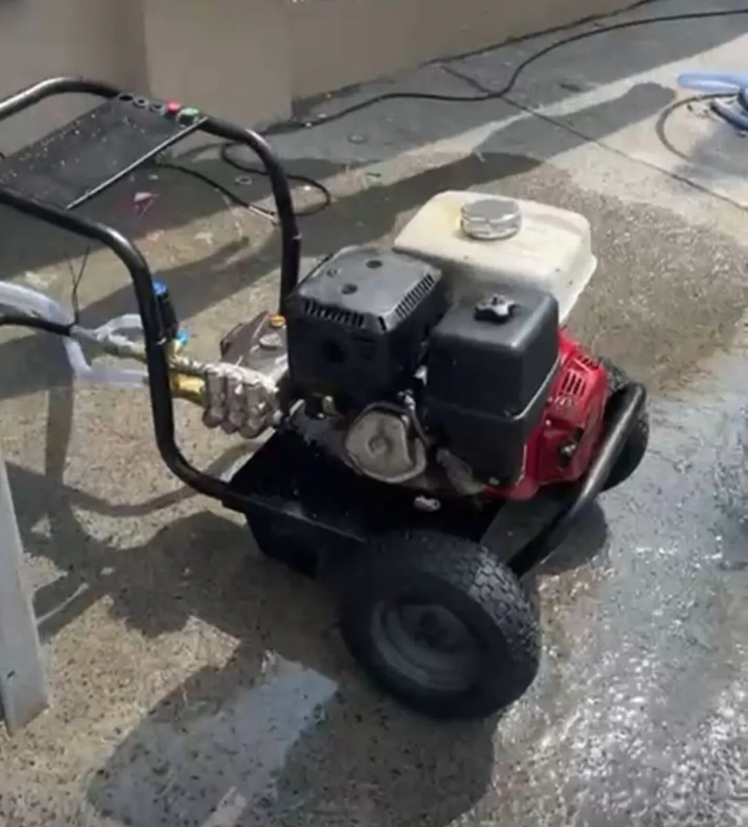 Honda GX390 pressure washer - Image 1