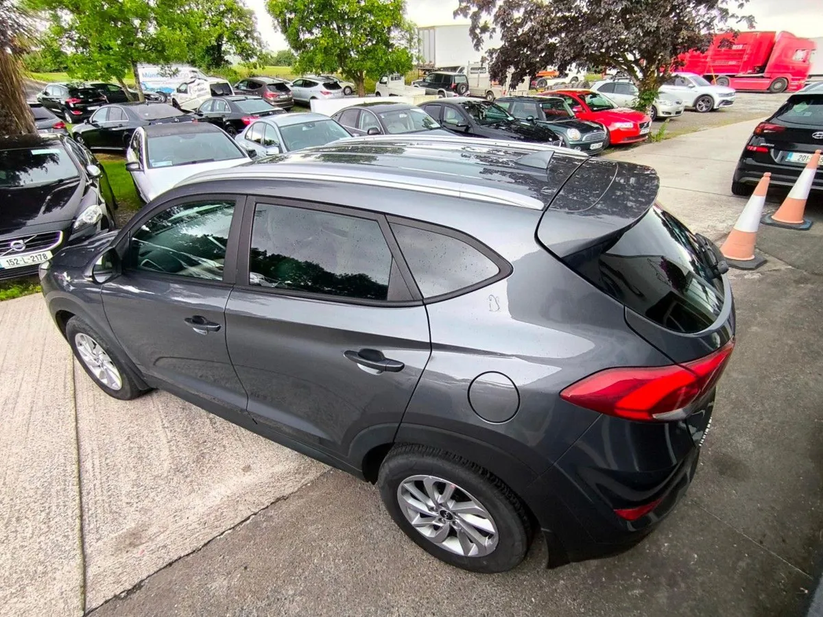 Hyundai Tucson 1.7 D Executive - Image 4