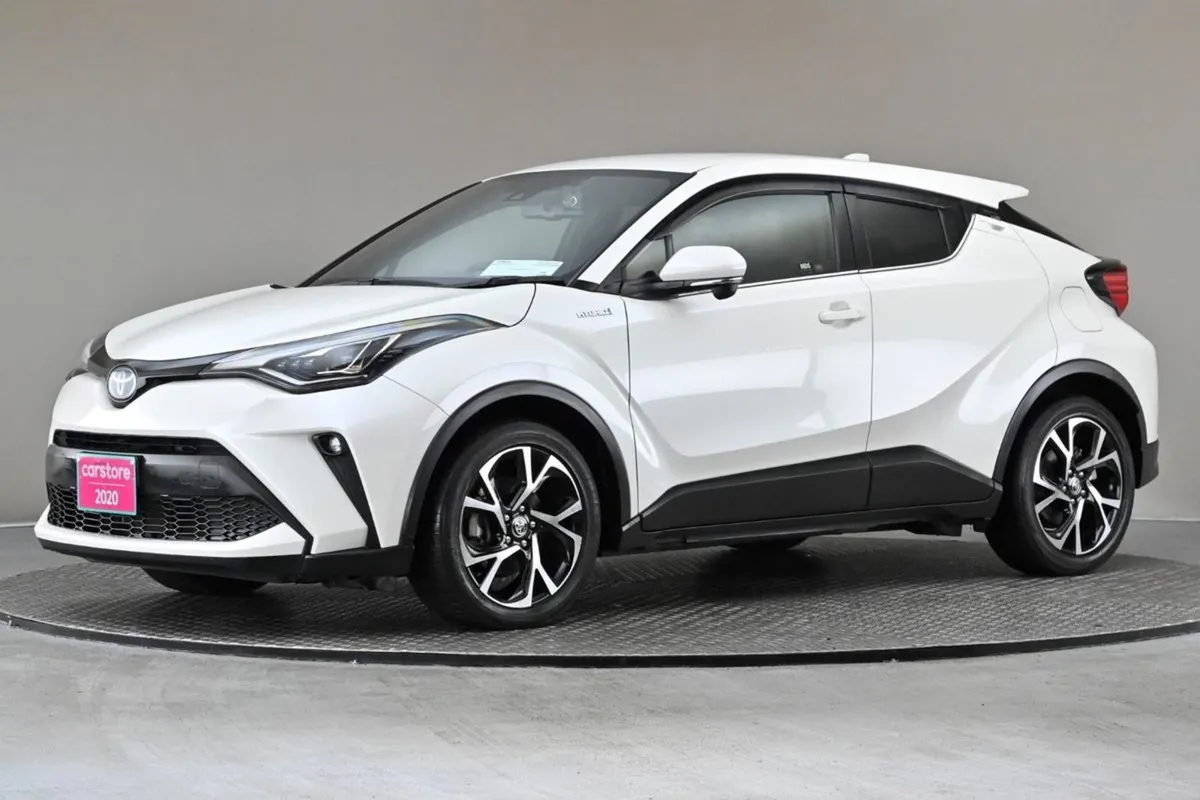 Toyota C-HR 1.8 Hybrid  half Leather 10  Android - Image 4