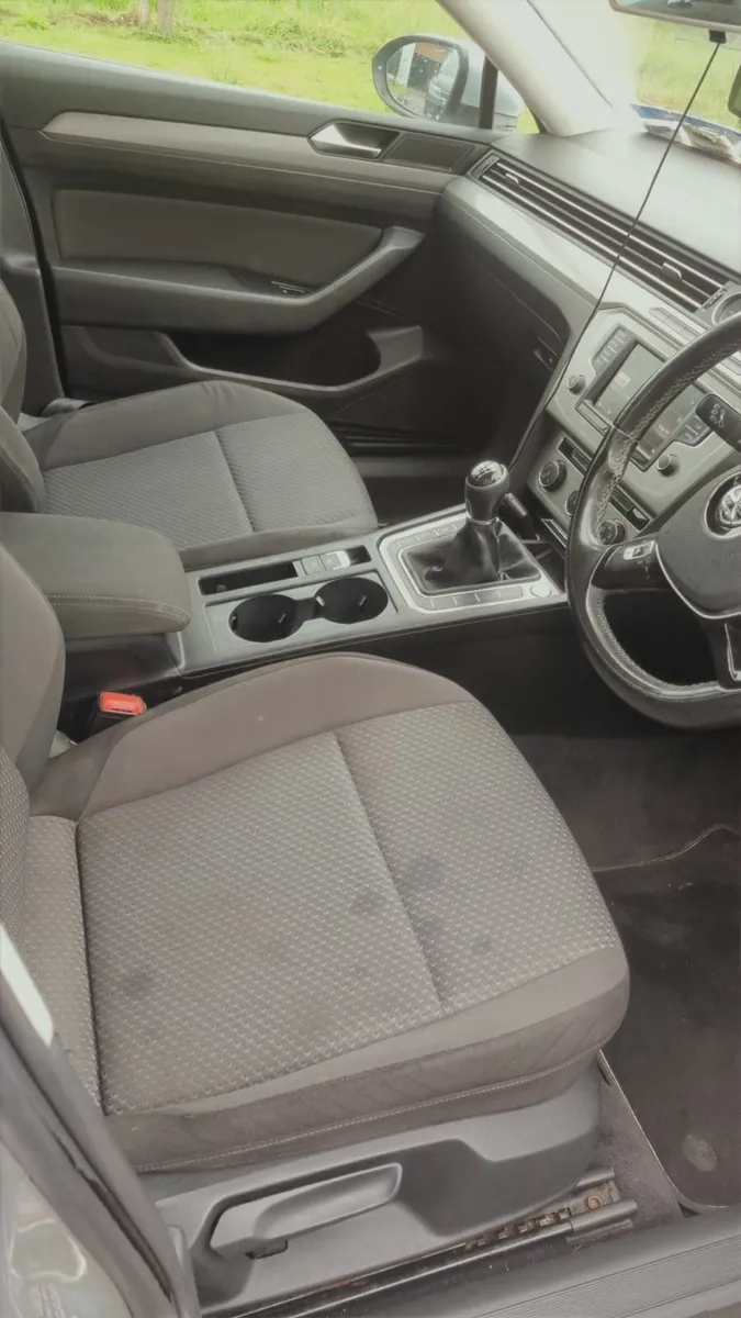 Volkswagen Passat 2015 - Image 1