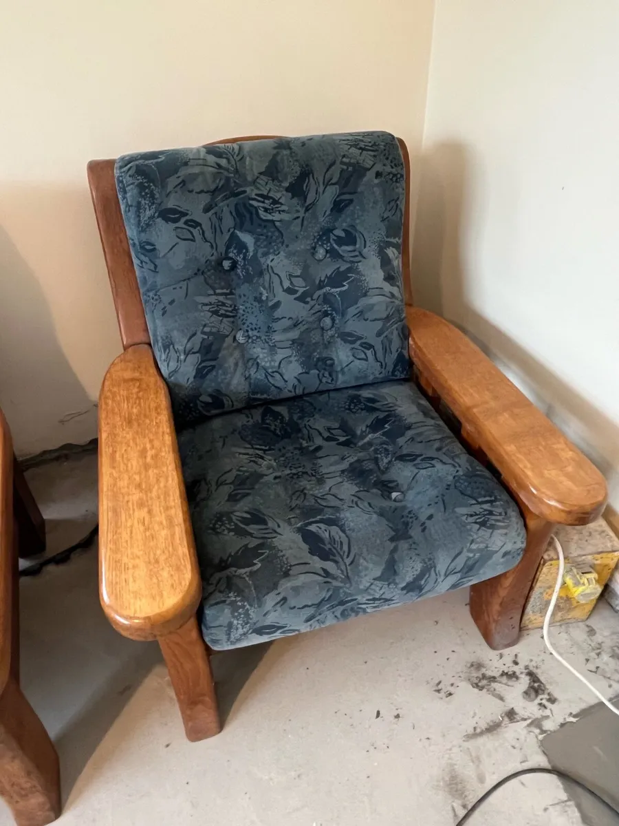 Sofa and 2 arm chairs - Image 2