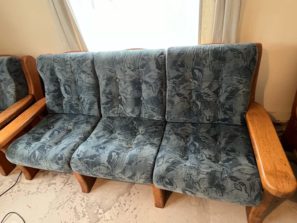 Sofa and 2 arm chairs - Image 3
