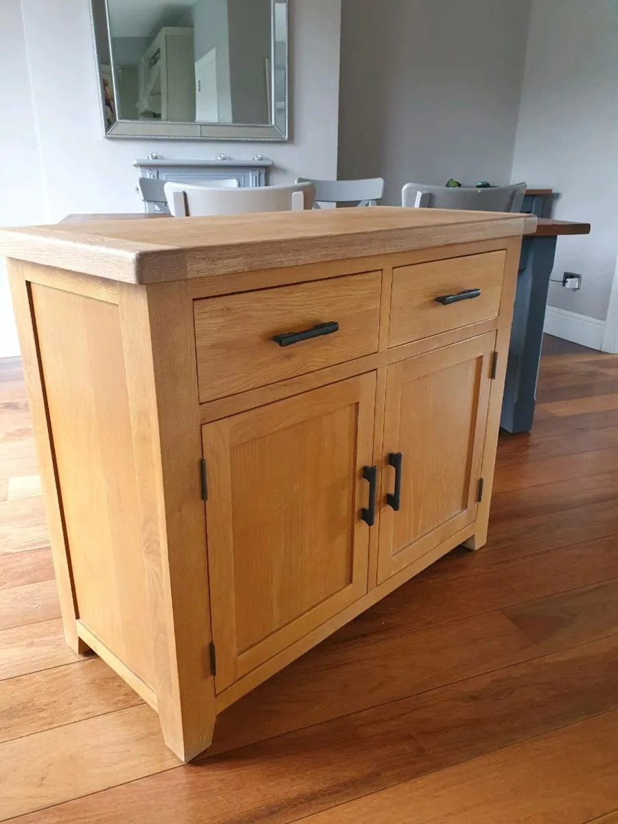 Solid oak sideboard - Image 1