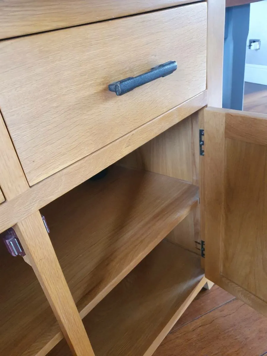 Solid oak sideboard - Image 2