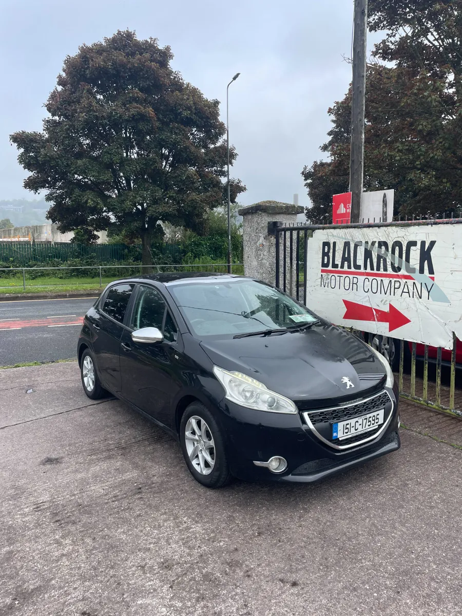 Peugeot 208 2015 - Image 1