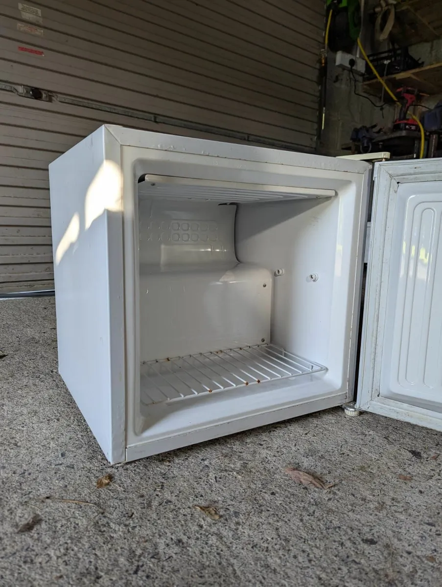 2 freezers - Image 3