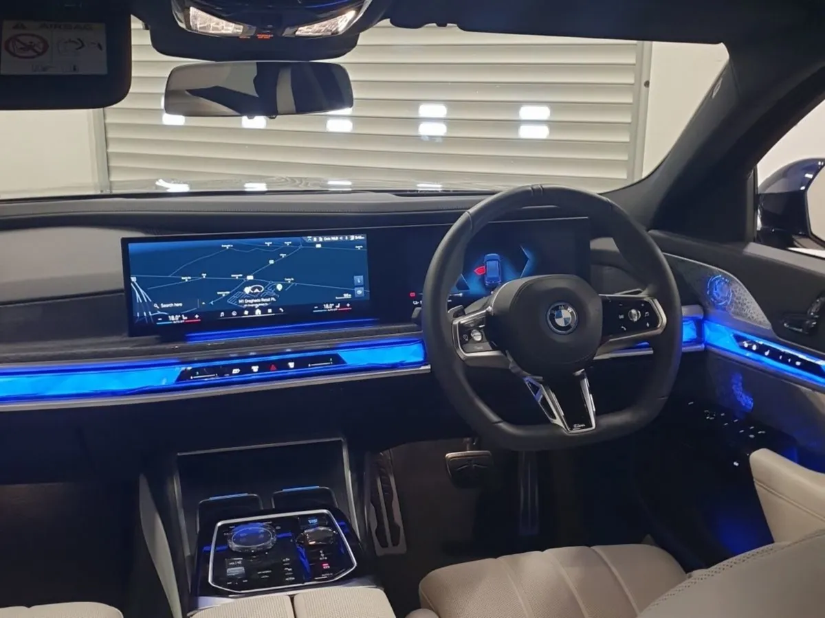 BMW i7 Xdrive60 M Sport Huge Spec - Image 4