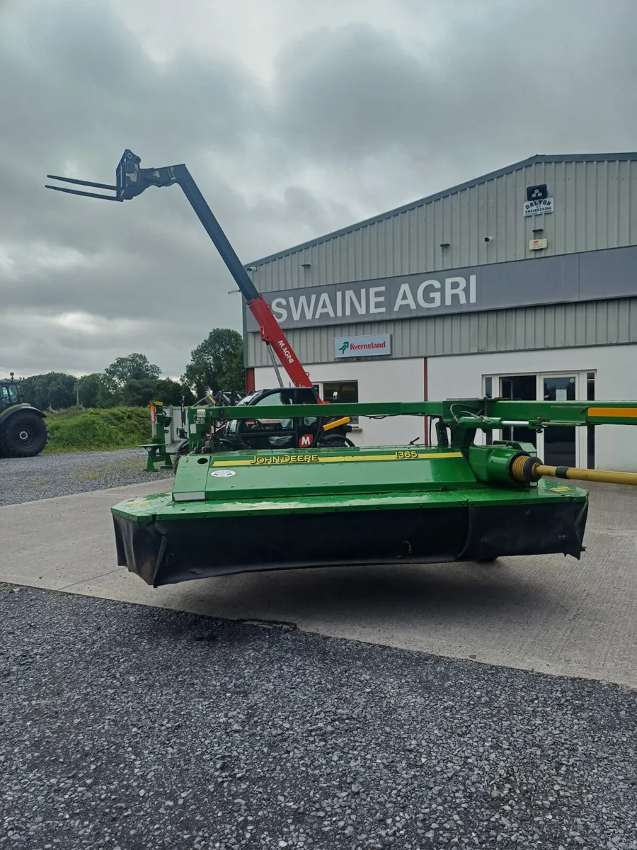 John Deere Trailed Mower - Image 1